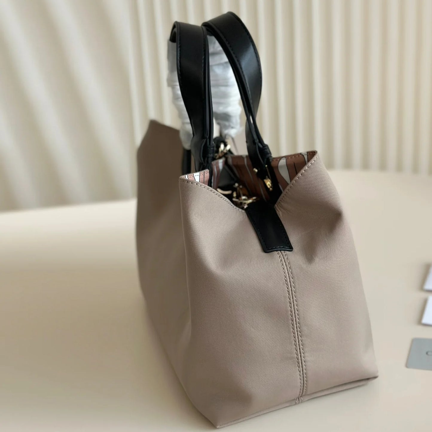 Toujours versatile commuting shopping bag 1024111210