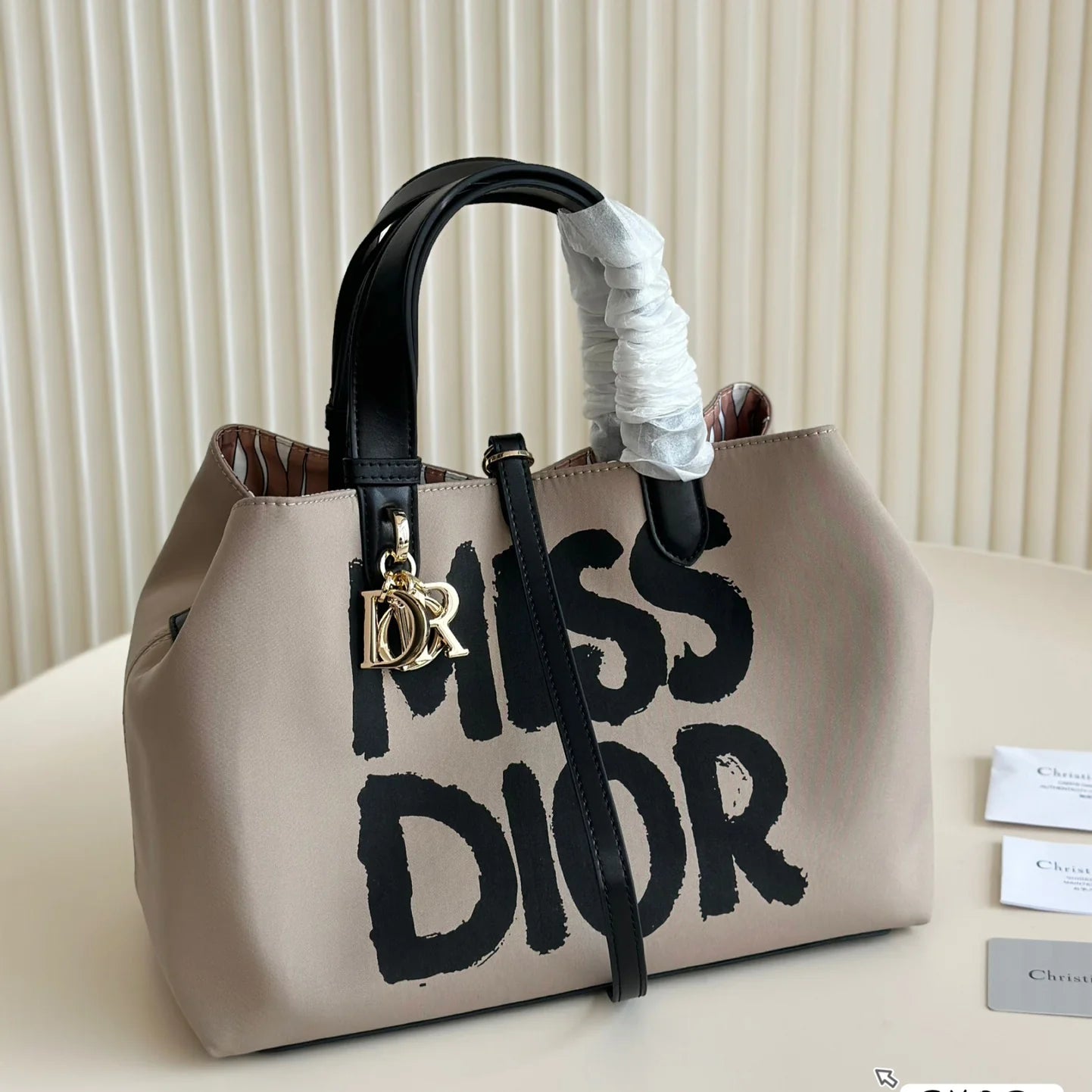 Toujours versatile commuting shopping bag 1024111210