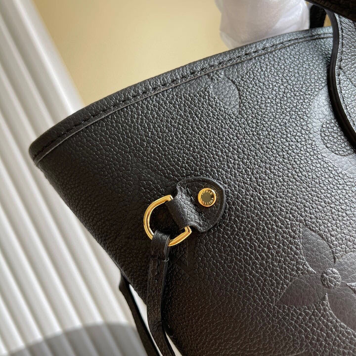 New B Logo Leisure StyleTote BagPD052024061910
