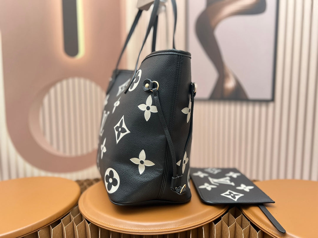 V Neverfull Medium Bag XC0823042002