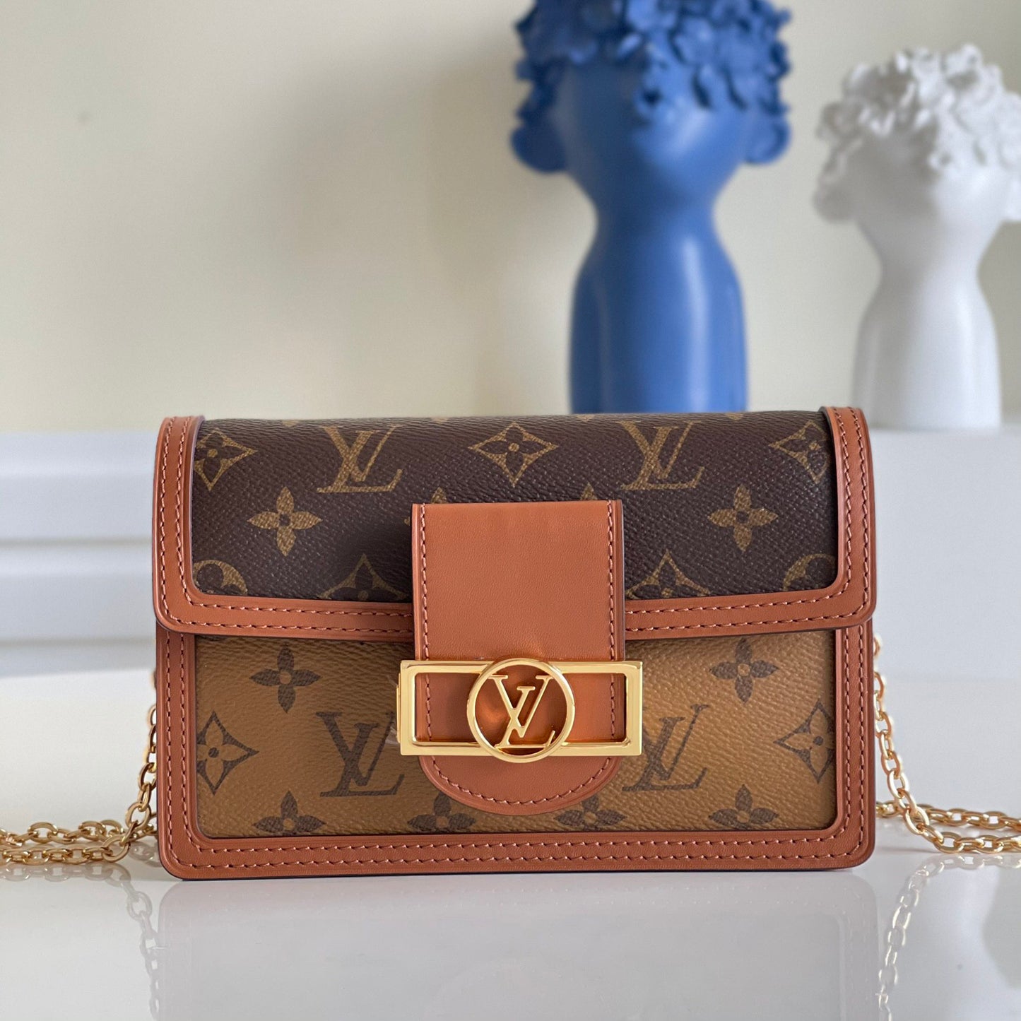 Ladies Fashion Luxury V Logo Classic Color Matching Bag