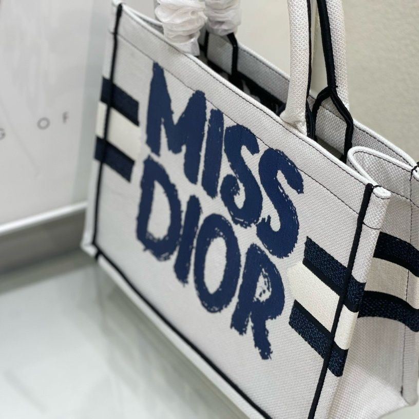 New White D Logo Fashion women's HandbagsPD052024082702