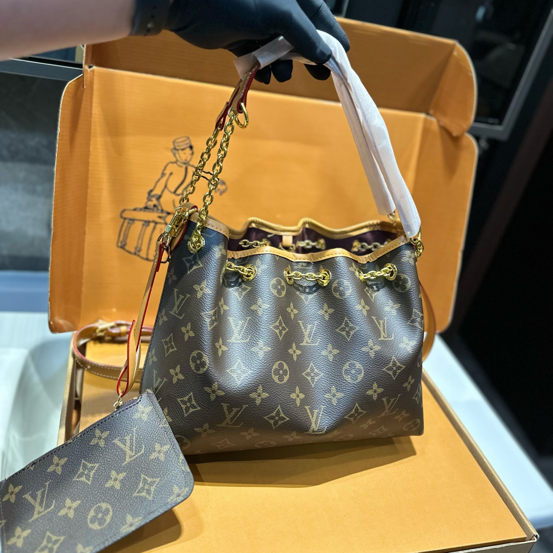 New Fashion V Logo Handmade Fashion Women's BagsXC05043002