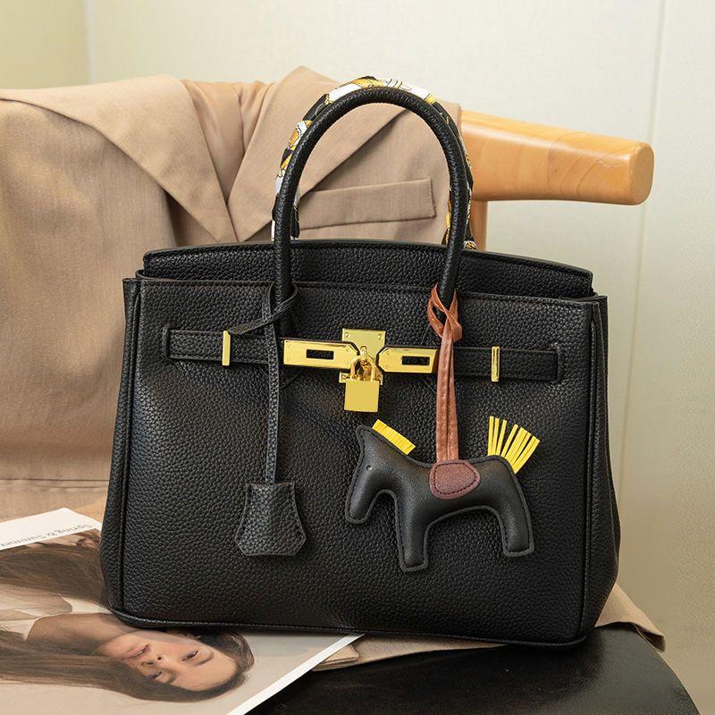 Versatile large capacity handbag 0823120806