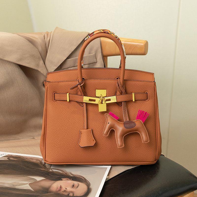 Versatile large capacity handbag 0823120806