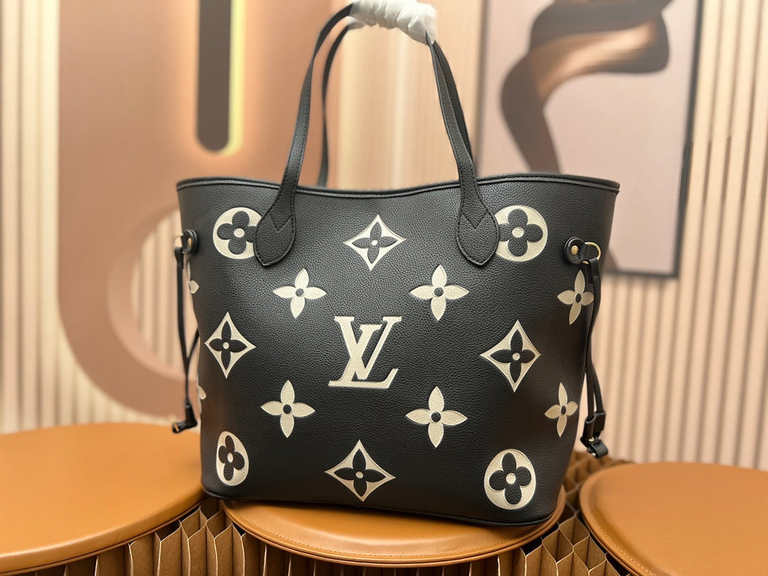 V Neverfull Medium Bag XC0823042002