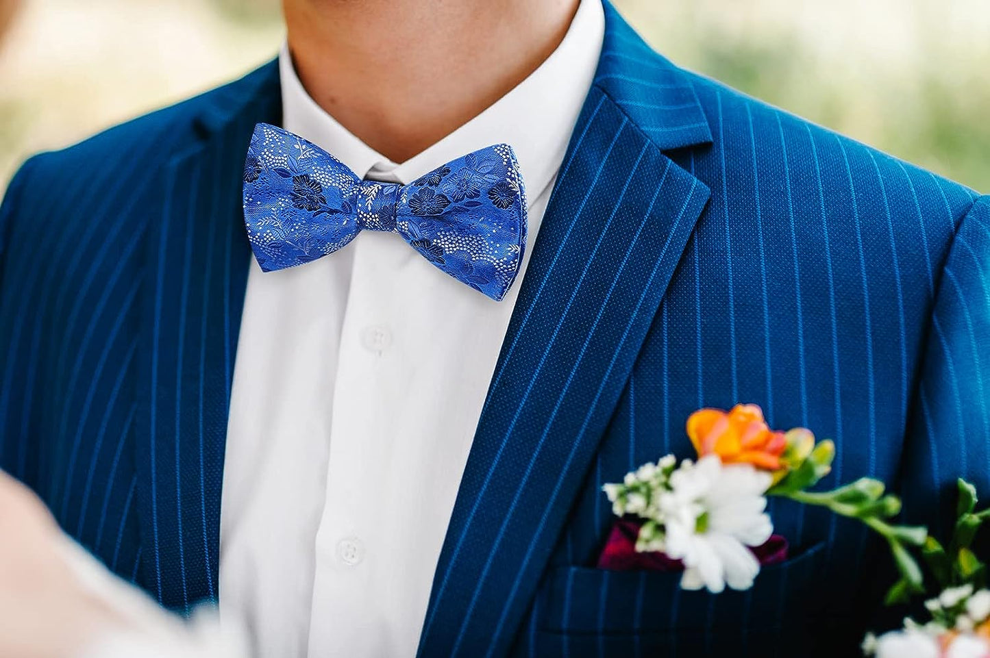 Hisdern Blue Floral Pre-Tied Bow Tie Handkerchief with Cufflinks