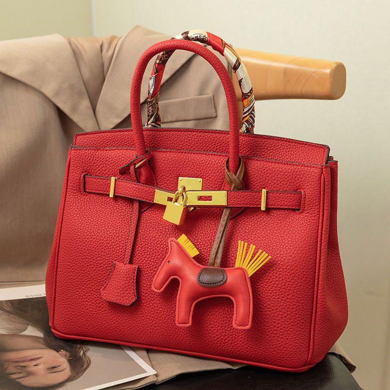 Versatile large capacity handbag 0823120806