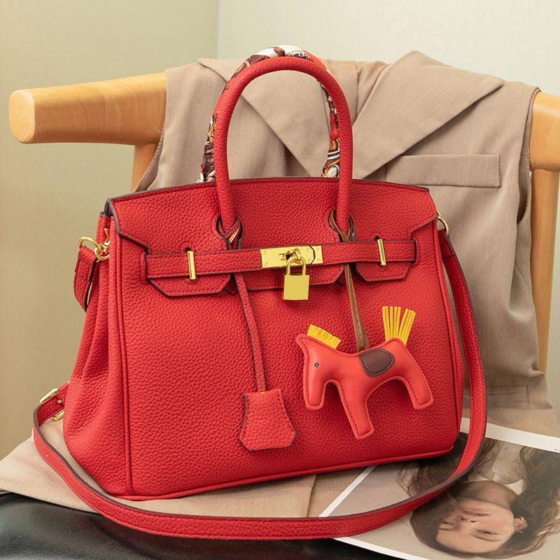 Versatile large capacity handbag 0823120806