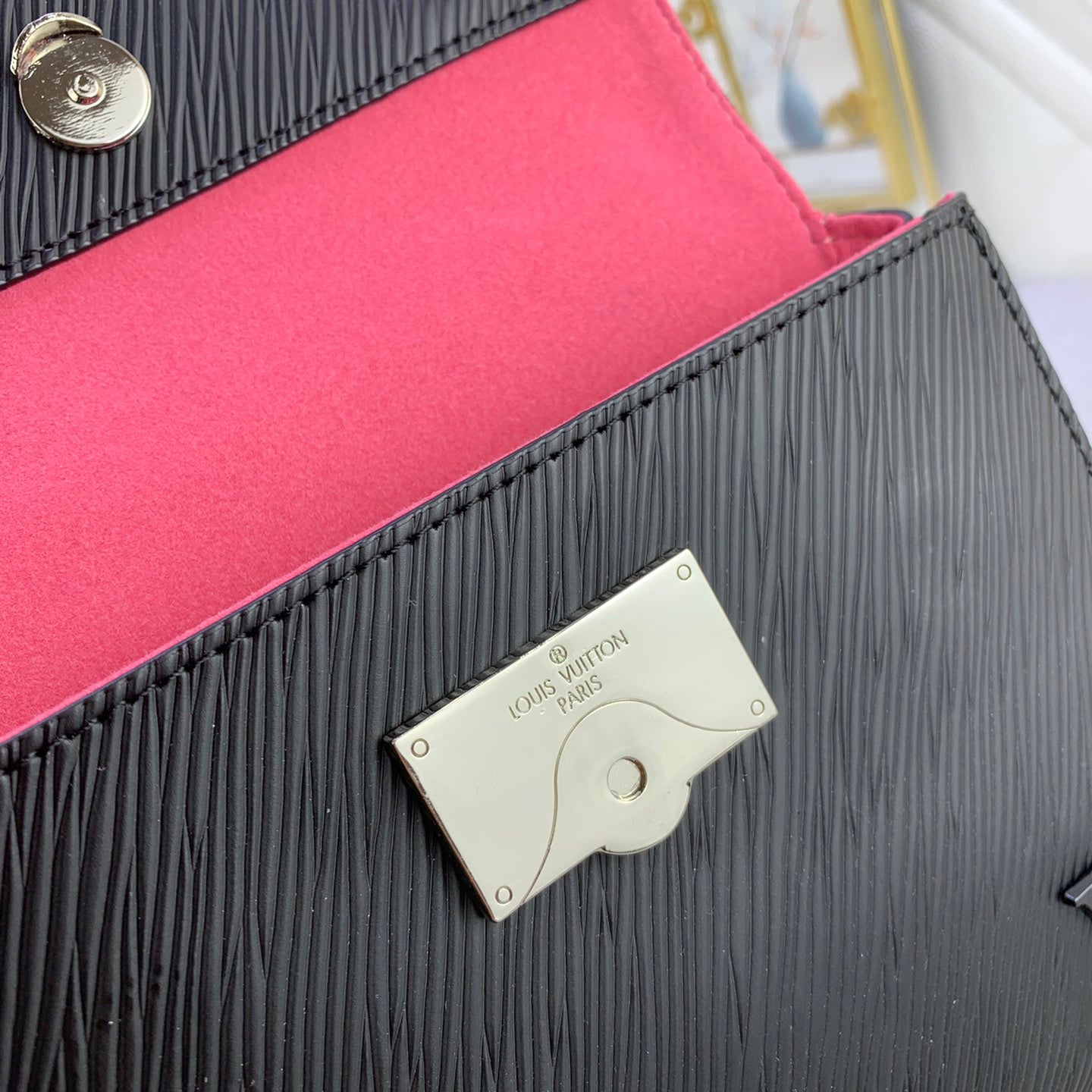 2024 New Fashion V Logo women's BagsPD052024050902