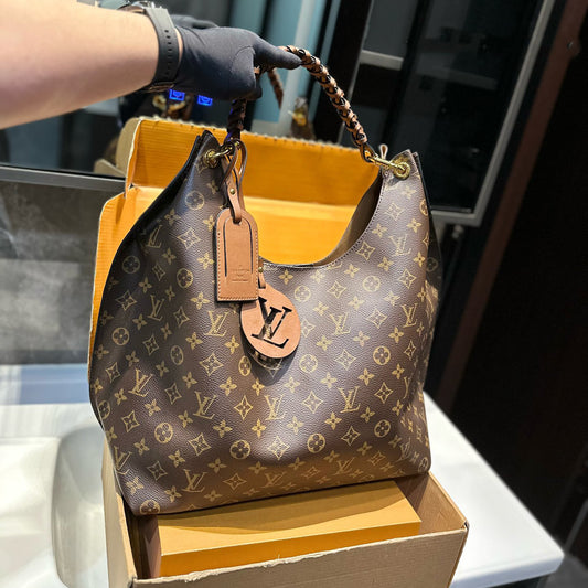 New Black Leather V Logo women's HandbagsXC052024120602