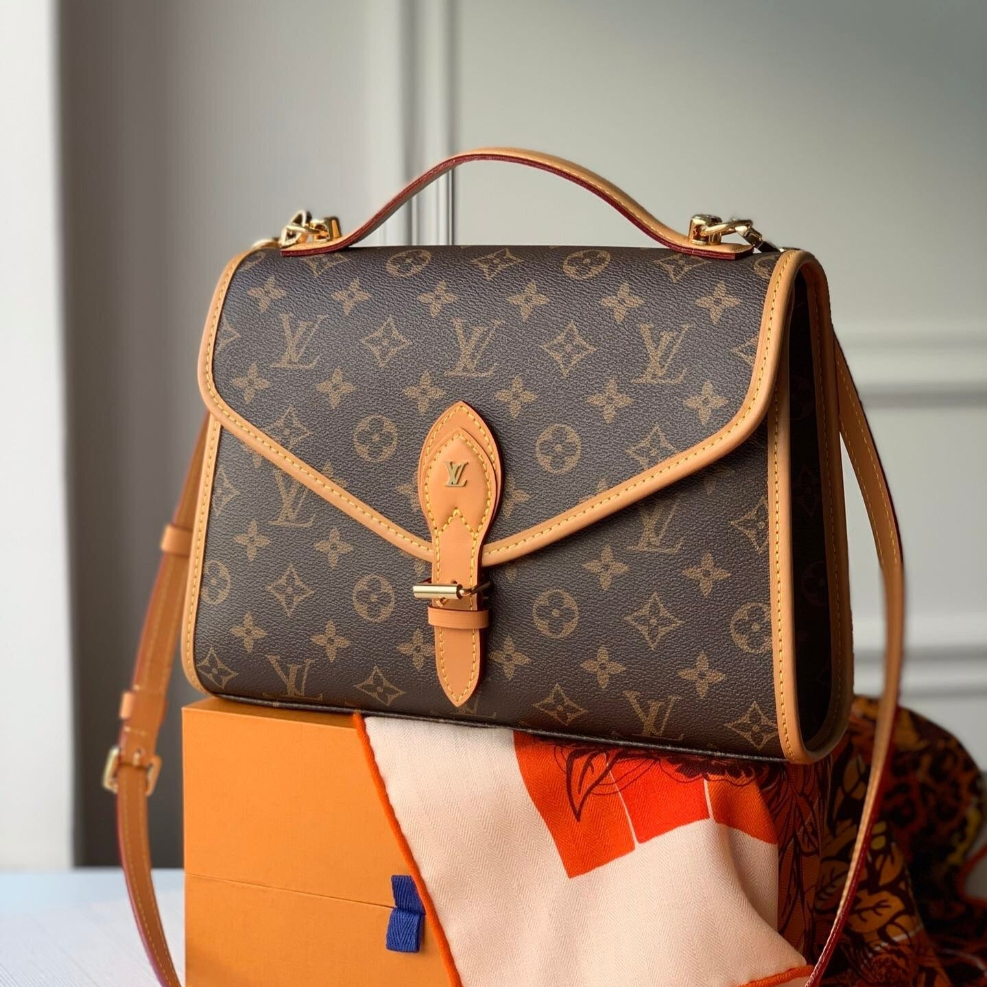 Nicolas Ghesquière Bel  Monogram M44919