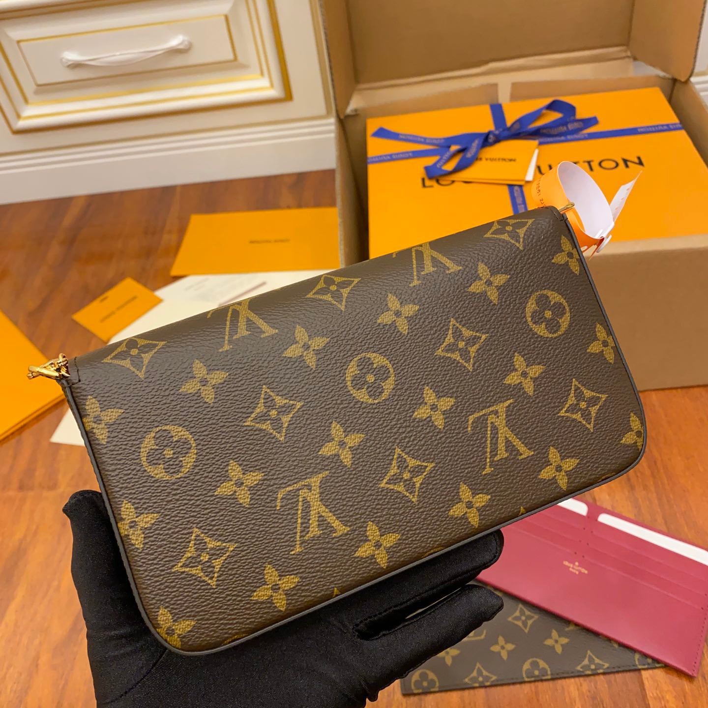 New V Logo fashion Women's BagsXC052024082109