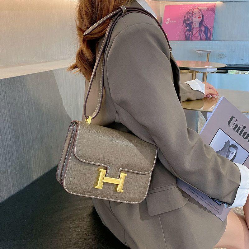 Fashionable Shoulder H Crossbody Bag 0823120804