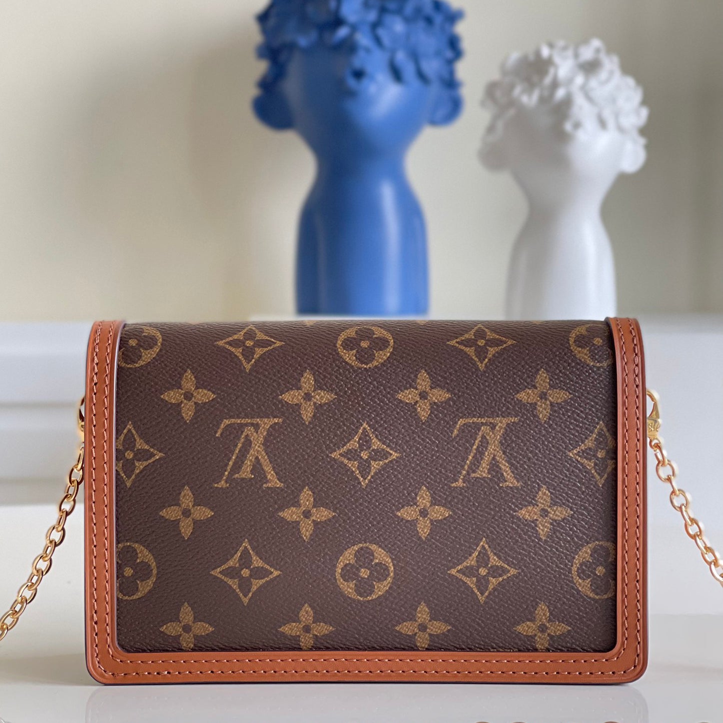 Ladies Fashion Luxury V Logo Classic Color Matching Bag