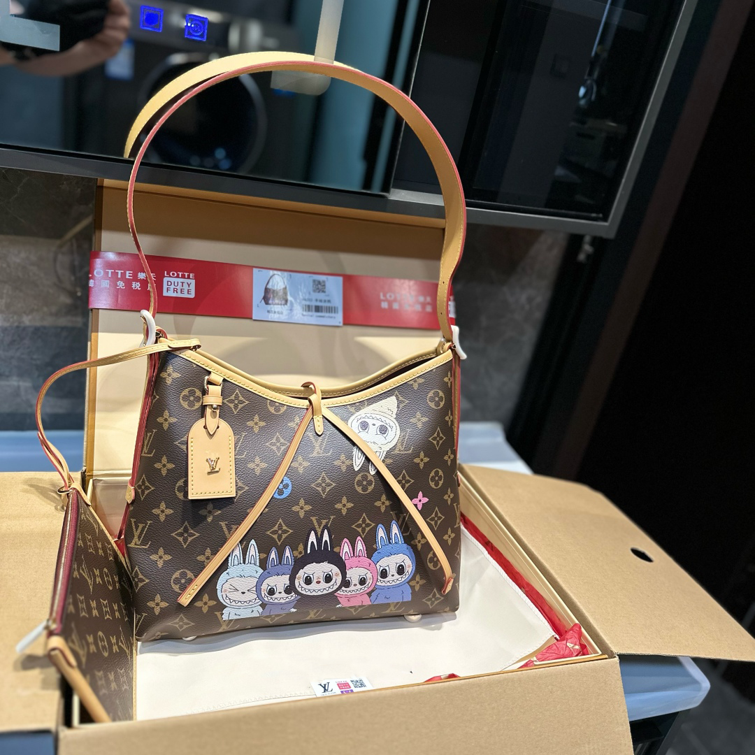 New Handmade 30cm Leather V logo women's BagsXC052025072804